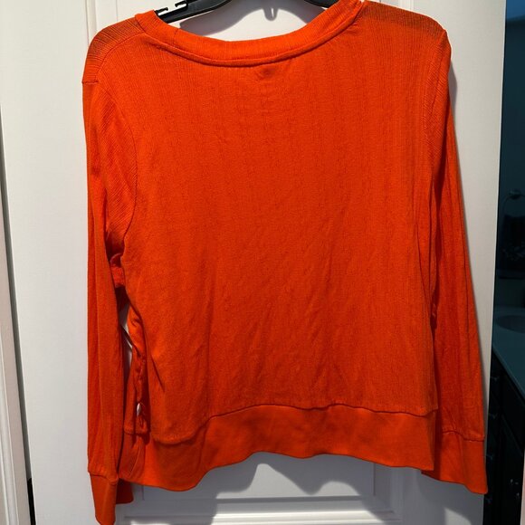 Women's Top - Picture 3 of 3